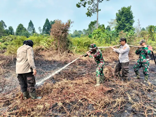 Kodam XIX/Tuanku Tambusai Fokus Tuntaskan Titik Asap Karhutla di Bengkalis dan Kepulauan Meranti